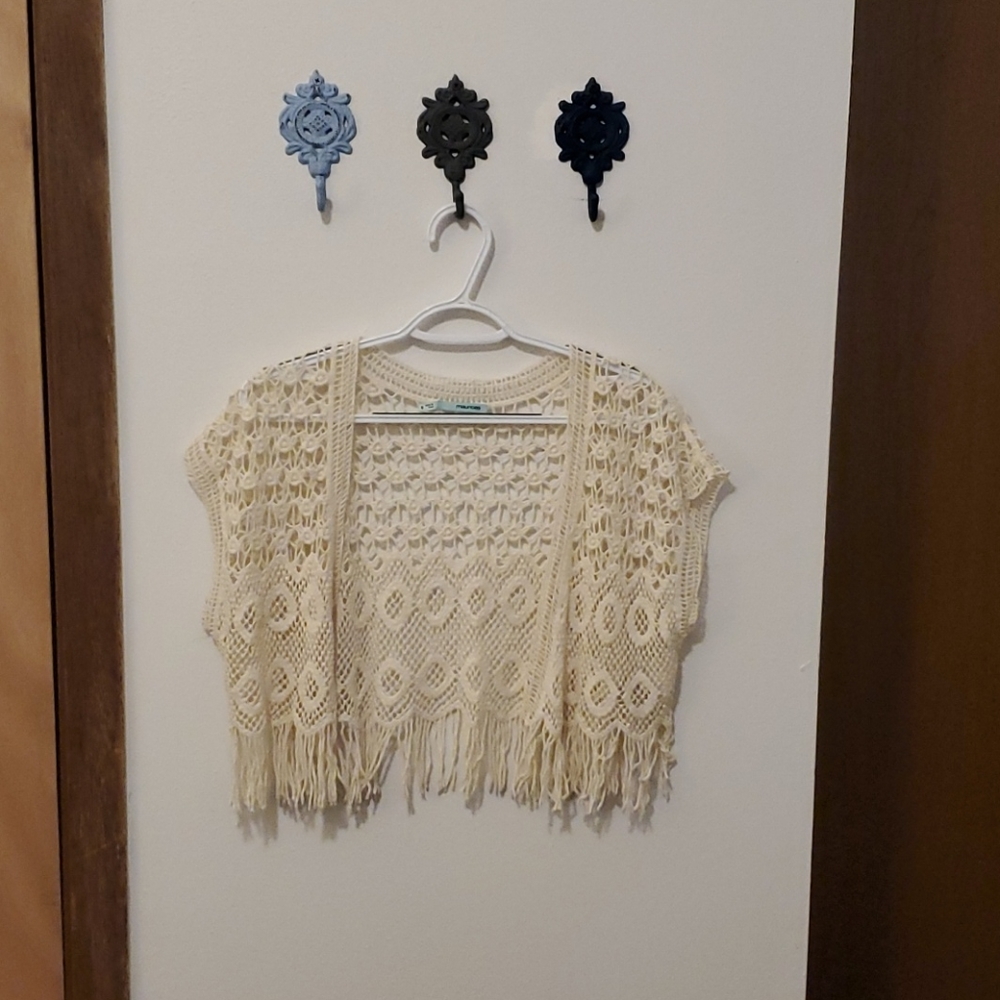 Cropped shrug
